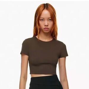 ARITZIA BABATON CROPPED CONTOUR TEE